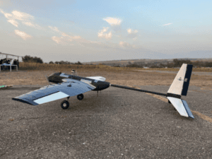 UAV with retractable landing gear